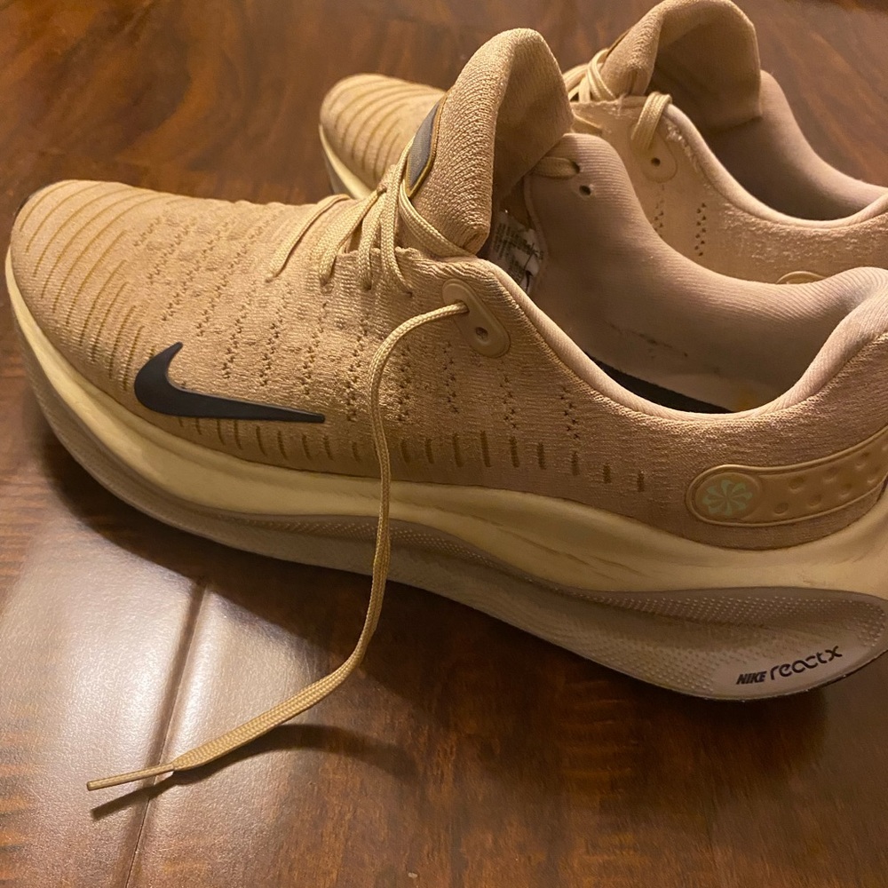 Nike Men's ReactX Infinity Run 4 Sesame Buff Gld Lace Up Sneakers Size: 11